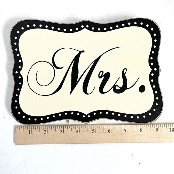 Bride and Groom Mr. and Mrs. Table Signs - Picture 7 of 8